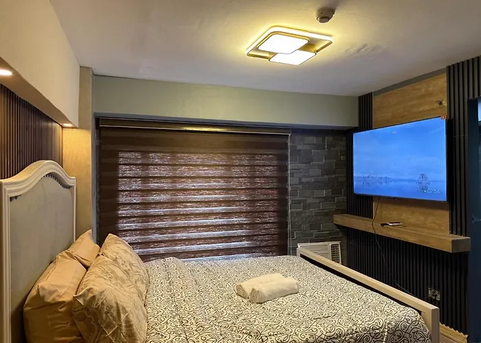 2 Bedroom Loft Type With 2 Baths Near Rockwell Apartment *