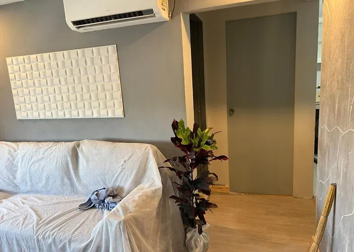 2 Bedroom Loft Type With 2 Baths Near Rockwell Apartment