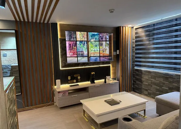 Apartment 2 Bedroom Loft Type With 2 Baths Near Rockwell *