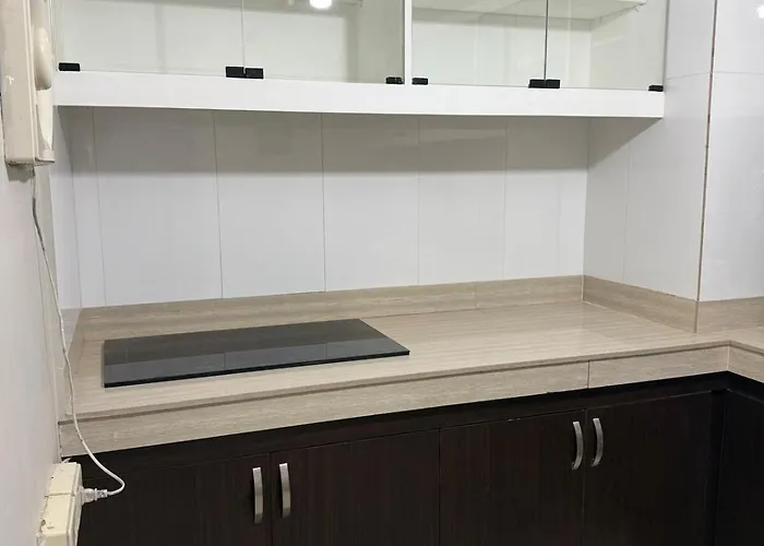 2 Bedroom Loft Type With 2 Baths Near Rockwell