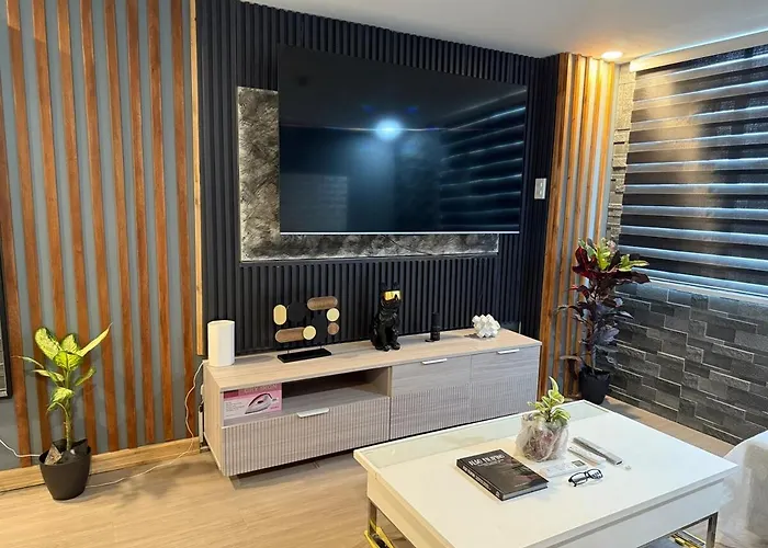 Apartment 2 Bedroom Loft Type With 2 Baths Near Rockwell
