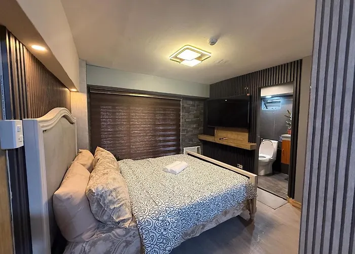 2 Bedroom Loft Type With 2 Baths Near Rockwell Apartment *