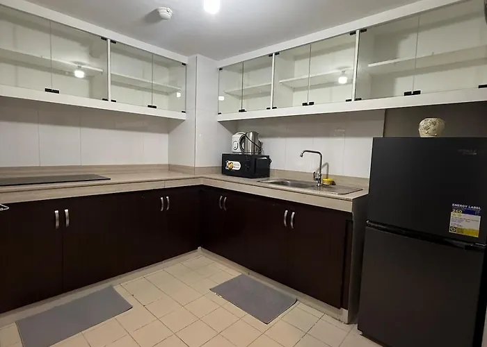 2 Bedroom Loft Type With 2 Baths Near Rockwell