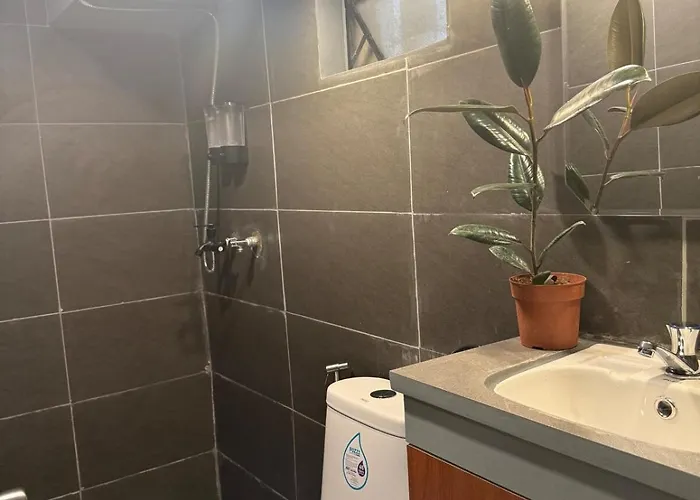 Apartment 2 Bedroom Loft Type With 2 Baths Near Rockwell *