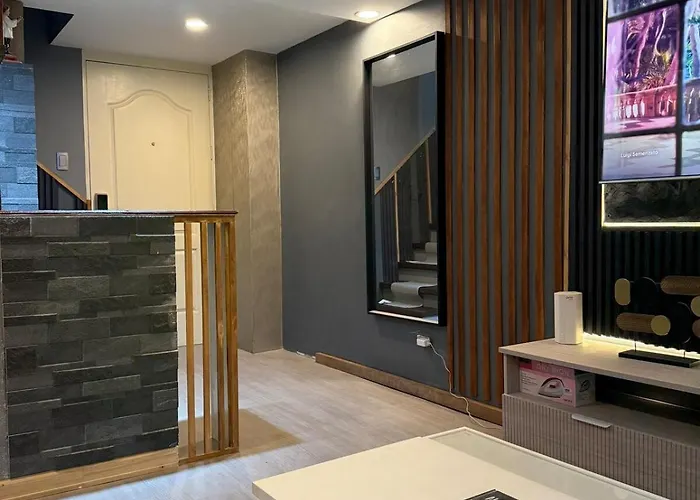 2 Bedroom Loft Type With 2 Baths Near Rockwell * Manila