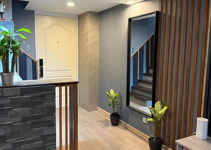 2 Bedroom Loft Type With 2 Baths Near Rockwell *
