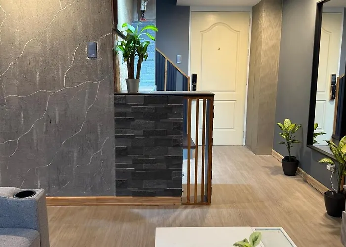 2 Bedroom Loft Type With 2 Baths Near Rockwell Apartment *