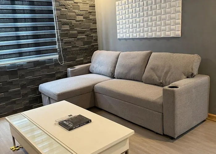 2 Bedroom Loft Type With 2 Baths Near Rockwell *